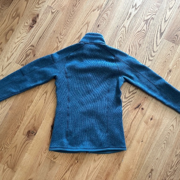 LIKE NEW Patagonia Women's Better Sweater Fleece Jacket in Nouveau Green (XS) - Picture 10 of 11